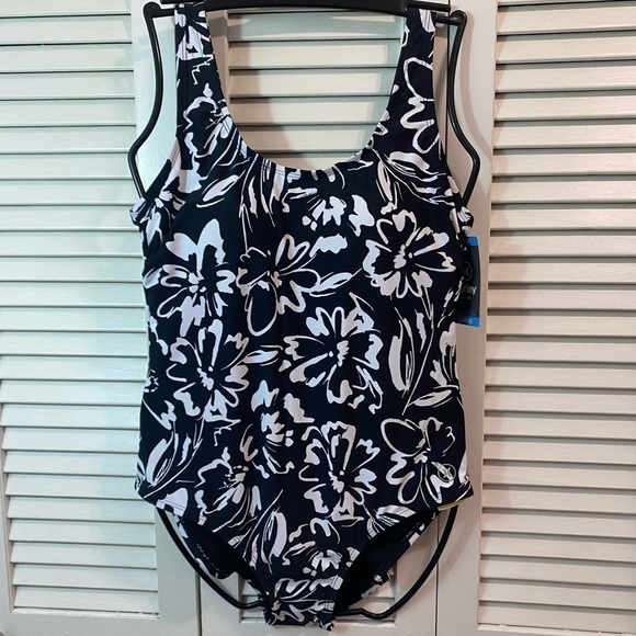Hurley Other - NWT Hurley size large floral tropical one piece swimsuit tummy control stretch